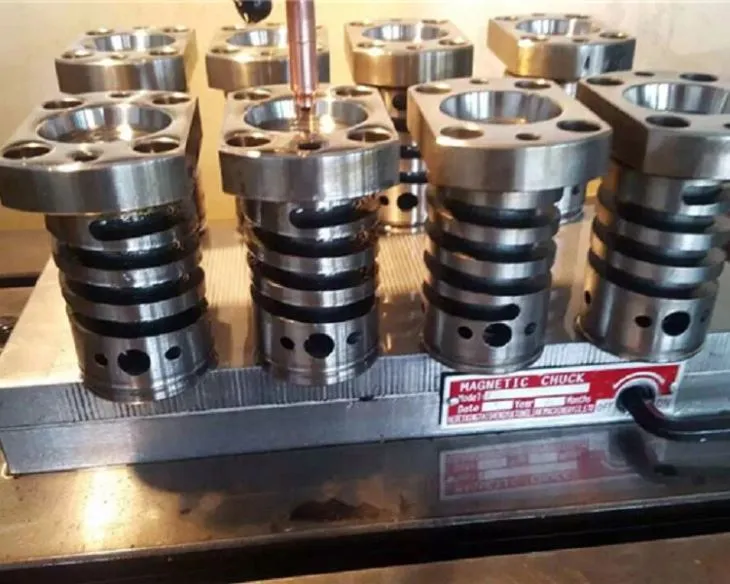 Molde da pré-forma da garrafa do ANIMAL DE ESTIMAÇÃO com corredor quente